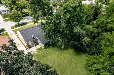 17555 Howe Avenue Homewood IL 60430