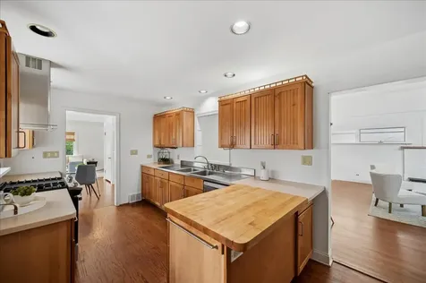 257 Latrobe Avenue Northfield IL 60093