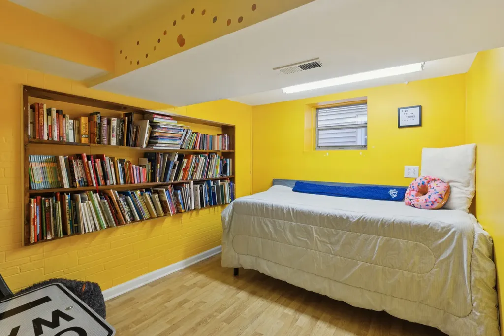 1946 West Summerdale Avenue Chicago IL 60640