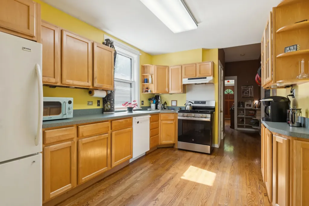 1946 West Summerdale Avenue Chicago IL 60640