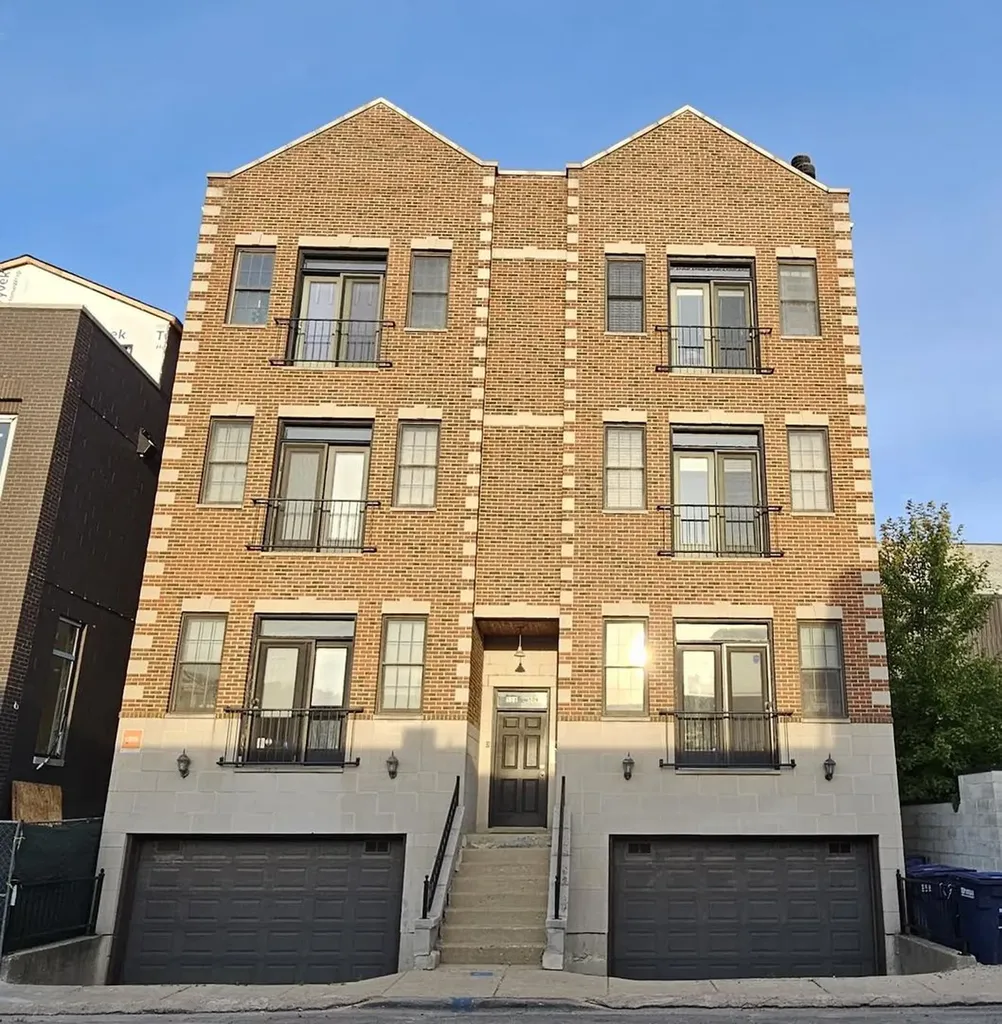 511 North Hartland Court Chicago IL 60622