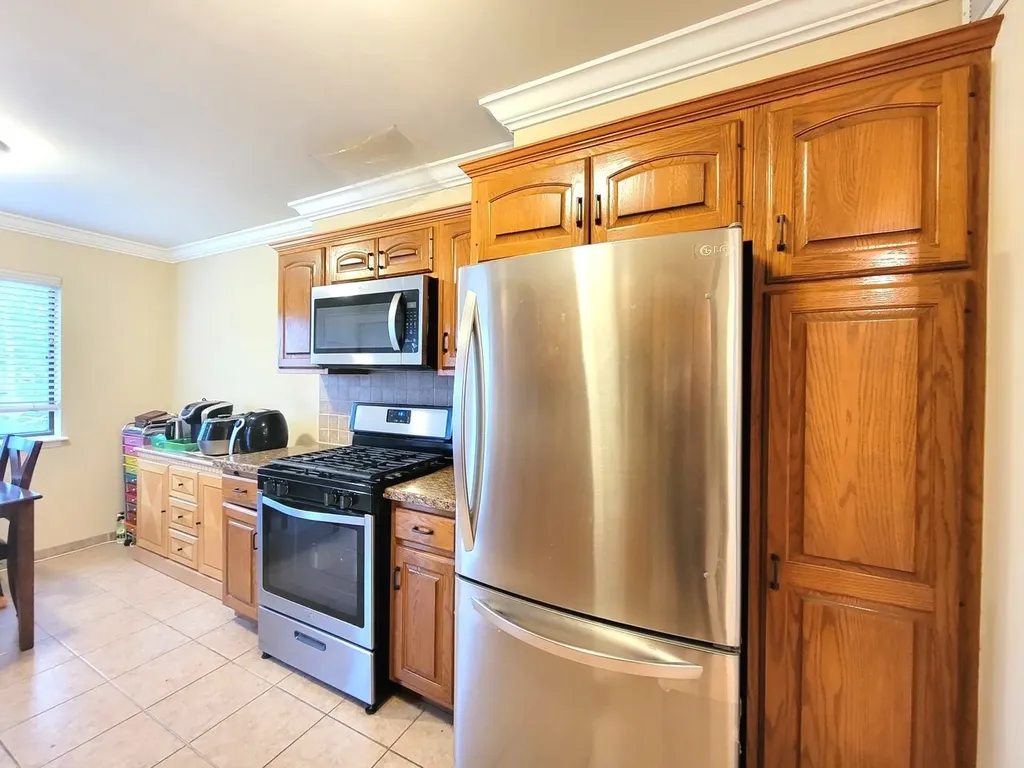 351 Newgate Court Schaumburg IL 60193