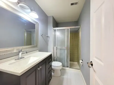 351 Newgate Court Schaumburg IL 60193