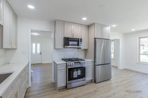 308 Wheeling Avenue Wheeling IL 60090