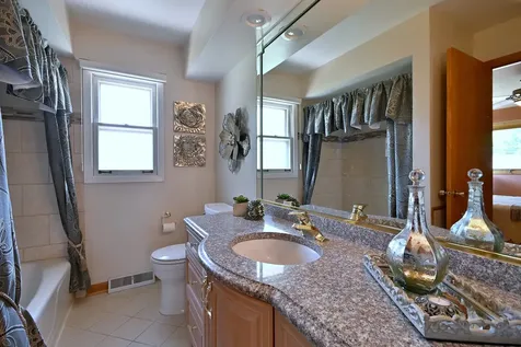 1031 South Belmont Avenue Arlington Heights IL 60005