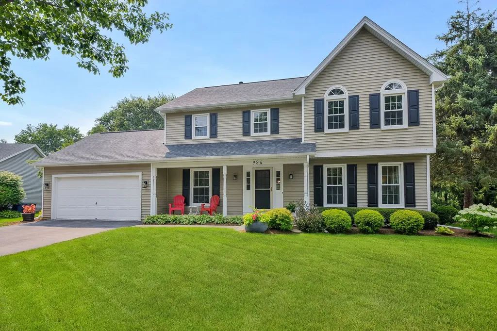 934 Lewis Place Geneva IL 60134