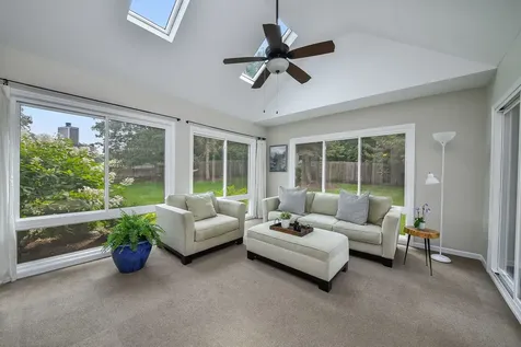 934 Lewis Place Geneva IL 60134