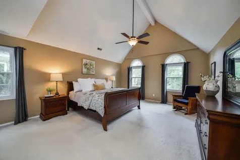 934 Lewis Place Geneva IL 60134