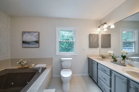 934 Lewis Place Geneva IL 60134