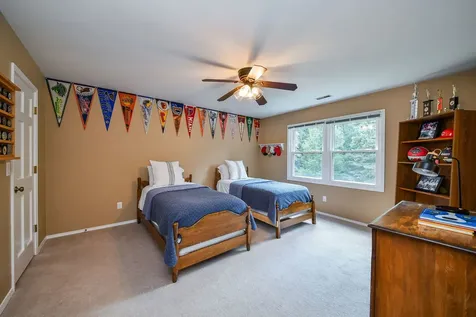 934 Lewis Place Geneva IL 60134