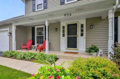 934 Lewis Place Geneva IL 60134