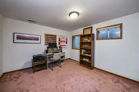 934 Lewis Place Geneva IL 60134