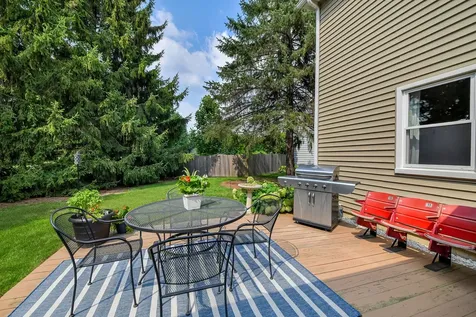 934 Lewis Place Geneva IL 60134