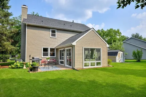 934 Lewis Place Geneva IL 60134