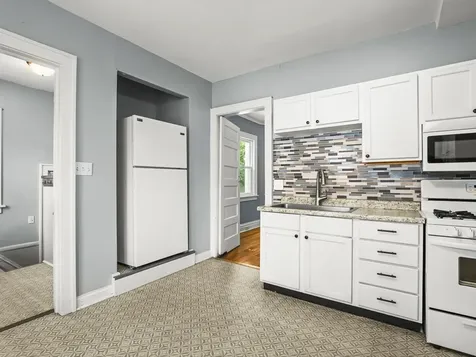 443 North Hinkley Avenue Rockford IL 61101