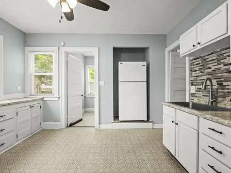 443 North Hinkley Avenue Rockford IL 61101