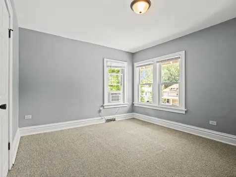 443 North Hinkley Avenue Rockford IL 61101
