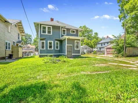 443 North Hinkley Avenue Rockford IL 61101