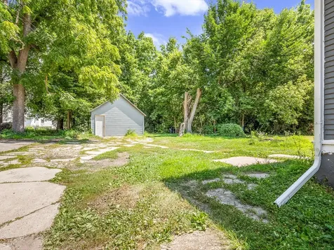 443 North Hinkley Avenue Rockford IL 61101