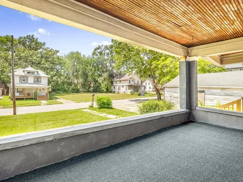 443 North Hinkley Avenue Rockford IL 61101