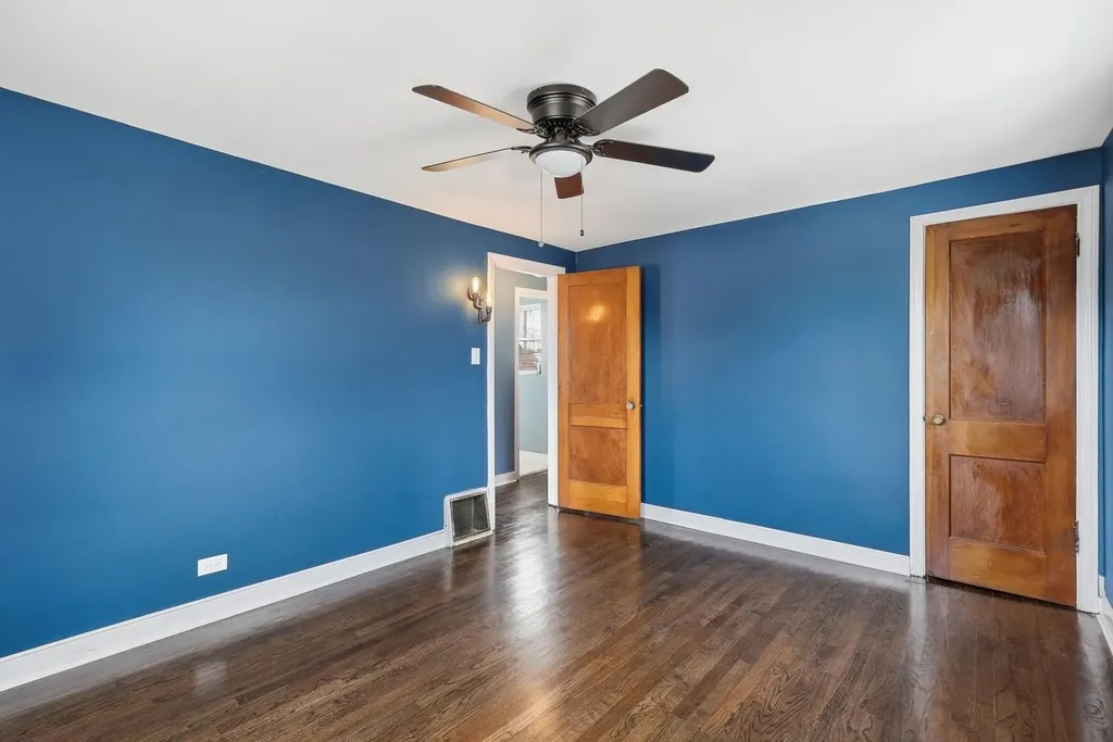 10619 South Avenue C Chicago IL 60617