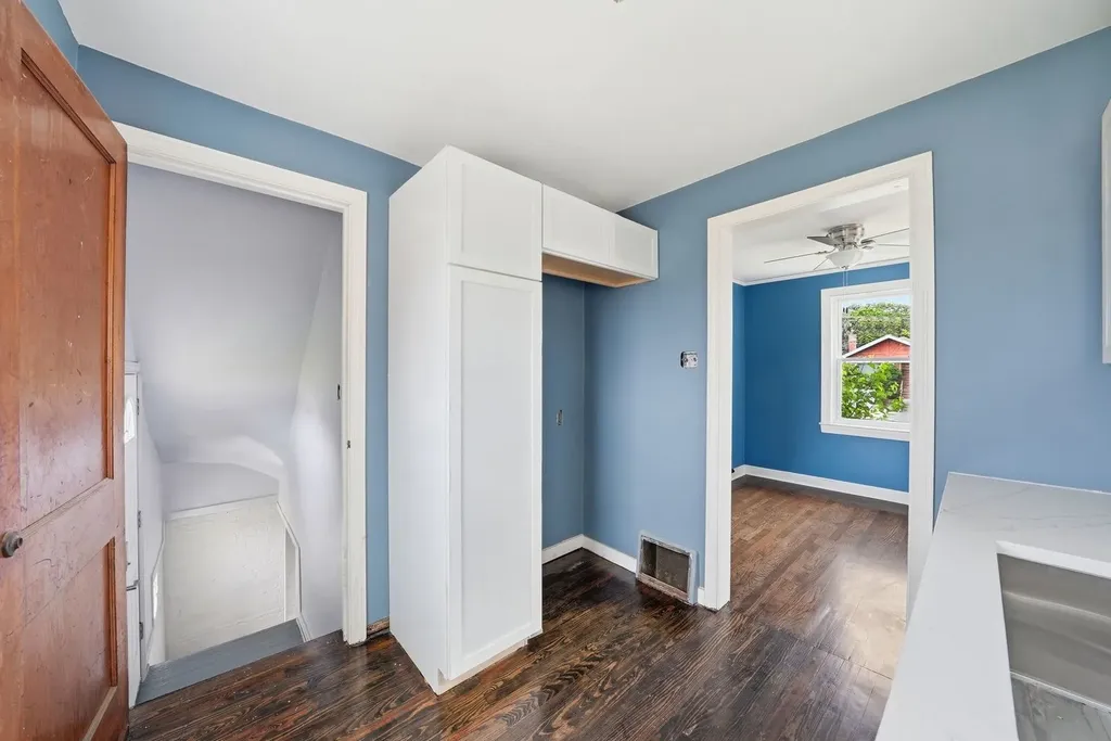 10619 South Avenue C Chicago IL 60617