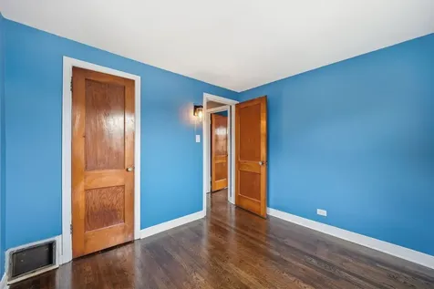 10619 South Avenue C Chicago IL 60617