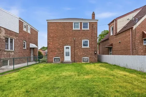10619 South Avenue C Chicago IL 60617