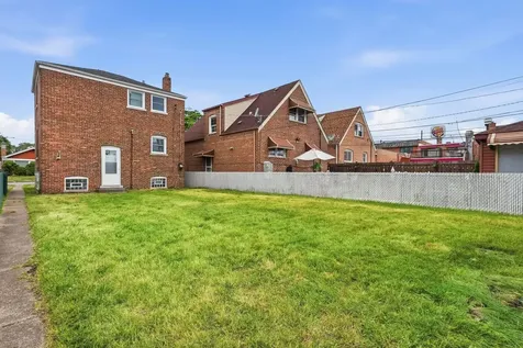 10619 South Avenue C Chicago IL 60617