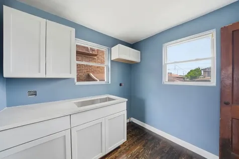 10619 South Avenue C Chicago IL 60617