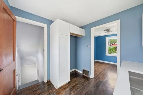 10619 South Avenue C Chicago IL 60617