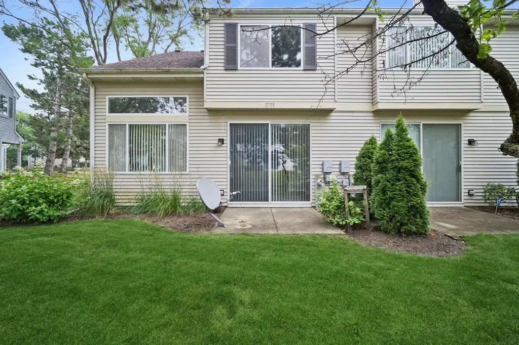 2739 Odlum Drive Schaumburg IL 60194