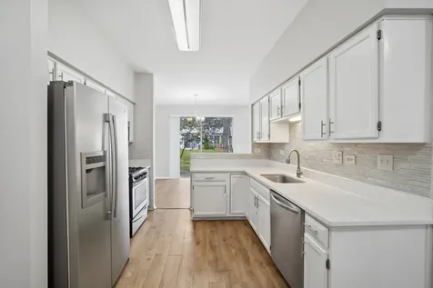 2739 Odlum Drive Schaumburg IL 60194