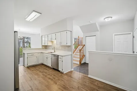 2739 Odlum Drive Schaumburg IL 60194