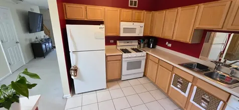 1380 West Split Oak Circle Round Lake Beach IL 60073