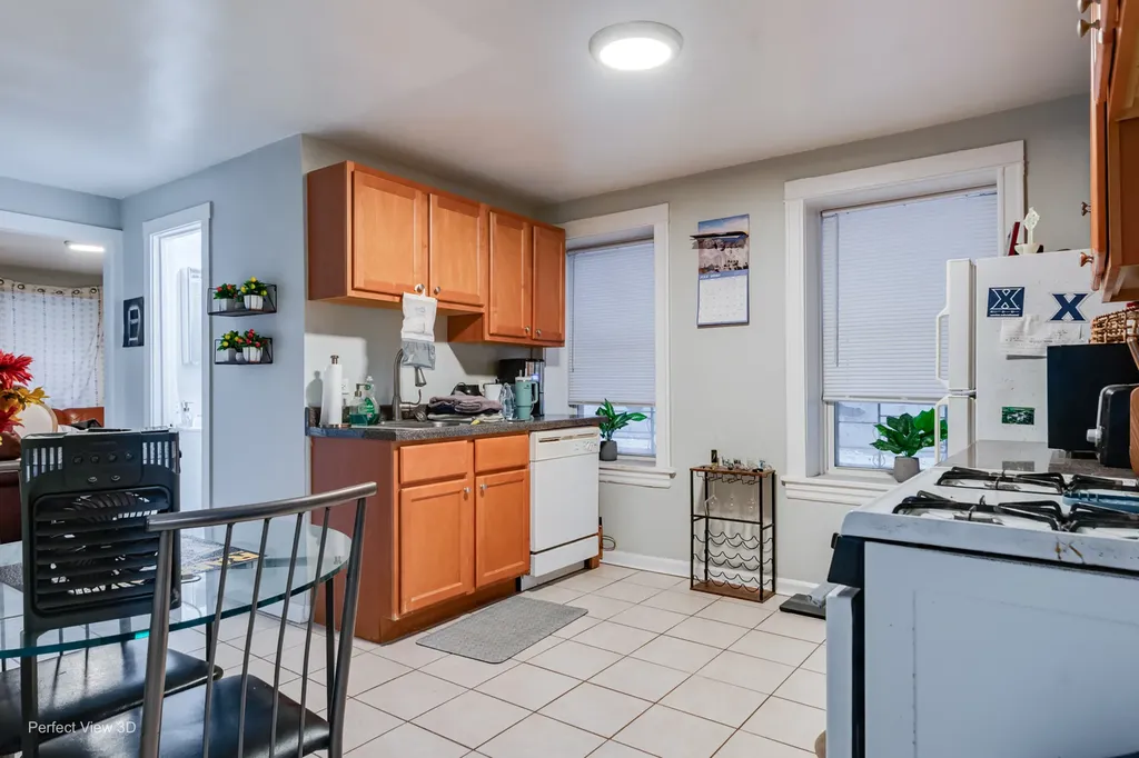 2475 North Clybourn Avenue Chicago IL 60614