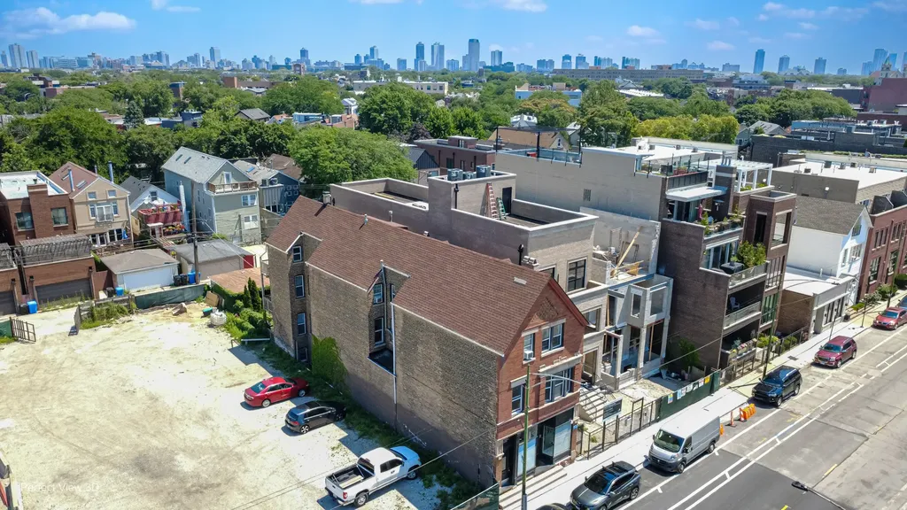 2475 North Clybourn Avenue Chicago IL 60614