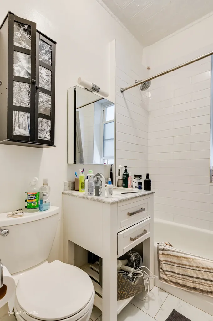 2475 North Clybourn Avenue Chicago IL 60614