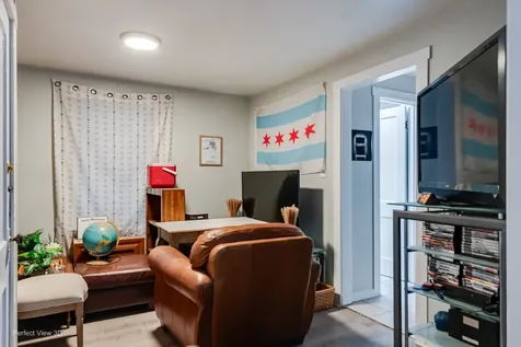 2475 North Clybourn Avenue Chicago IL 60614