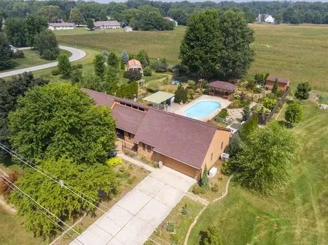 6229 Darline Drive St. Anne IL 60964
