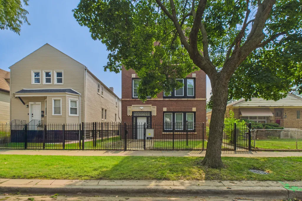 7919 South Ellis Avenue Chicago IL 60619