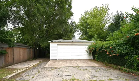 1570 Dewey Avenue Evanston IL 60201