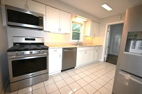 1570 Dewey Avenue Evanston IL 60201
