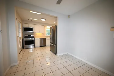 1570 Dewey Avenue Evanston IL 60201