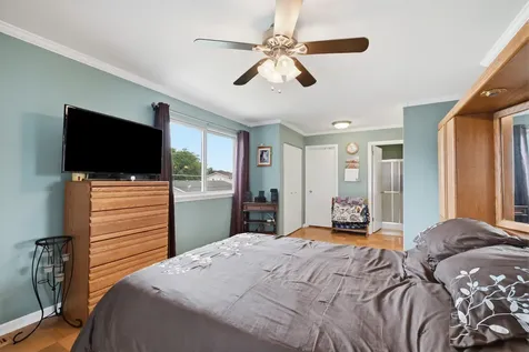 1106 South Sprucewood Drive Mount Prospect IL 60056