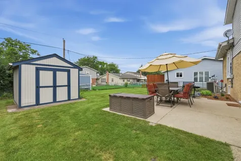 1106 South Sprucewood Drive Mount Prospect IL 60056
