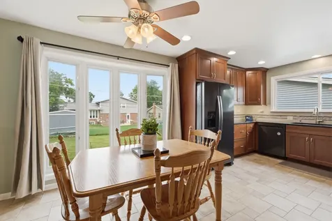 1106 South Sprucewood Drive Mount Prospect IL 60056