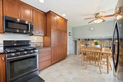 1106 South Sprucewood Drive Mount Prospect IL 60056