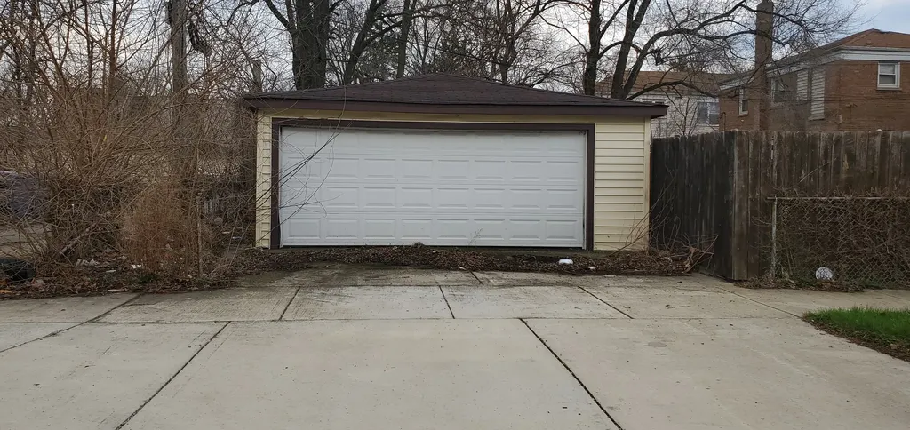 165 East 119th Street Chicago IL 60628
