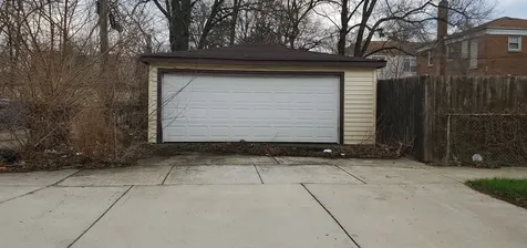 165 East 119th Street Chicago IL 60628